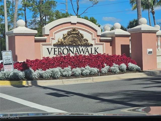 view of community / neighborhood sign