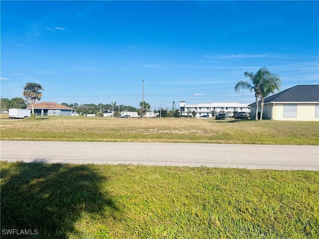 Listing photo 2 for 906 SW 8th Pl, Cape Coral FL 33991