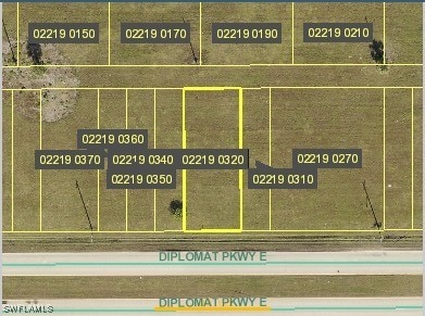 Listing photo 2 for 2203 Diplomat Pkwy E, Cape Coral FL 33909