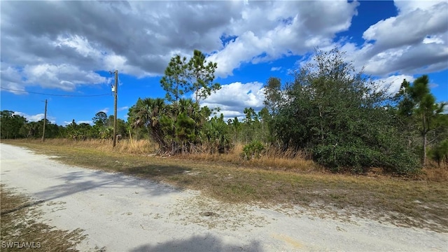 Listing photo 3 for 13360 Path Ave, Punta Gorda FL 33955