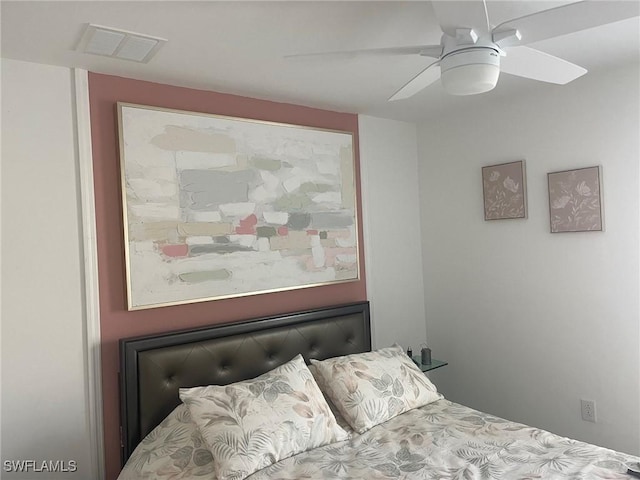 bedroom with ceiling fan