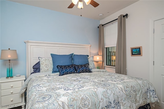 bedroom with ceiling fan