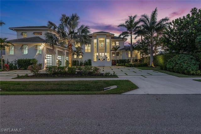 view of front of house featuring driveway