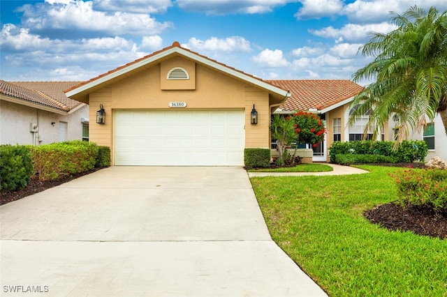 16380 Kelly Woods Dr, Fort Myers, FL 33908 - single story home with a garage and a front yard