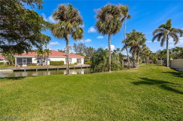 view of yard featuring a water view