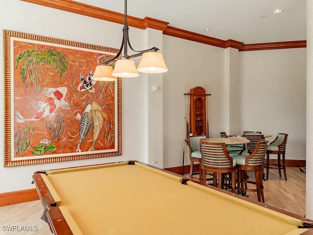 playroom with crown molding, light hardwood / wood-style flooring, and billiards