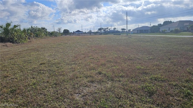 Listing photo 3 for 2521 NW 6th St, Cape Coral FL 33993