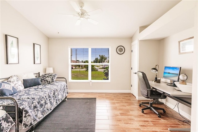 bedroom featuring ceiling fan