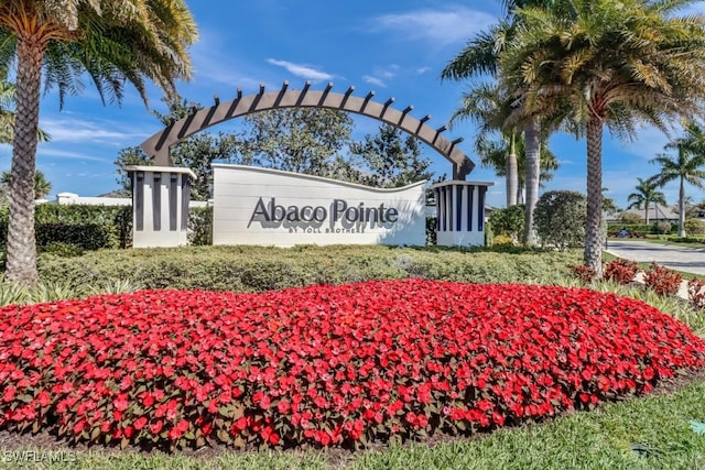 view of community / neighborhood sign