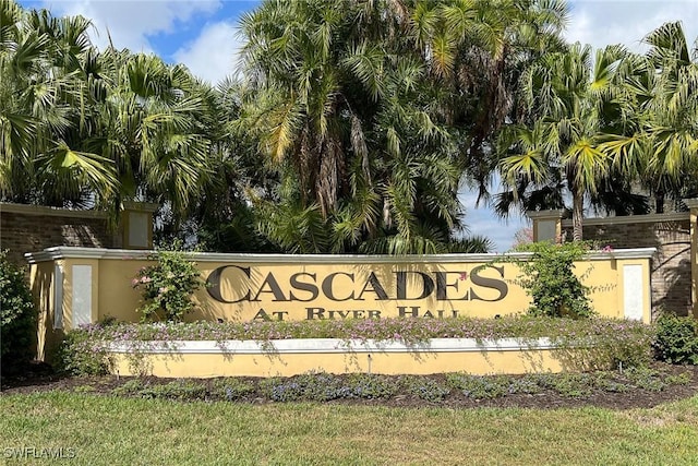 view of community / neighborhood sign