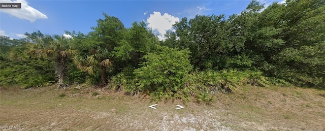 Listing photo 2 for 412 Broadway Ave, Lehigh Acres FL 33972