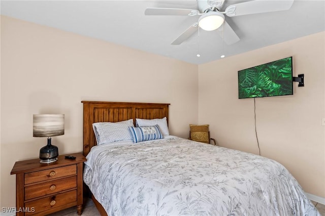 bedroom featuring a ceiling fan