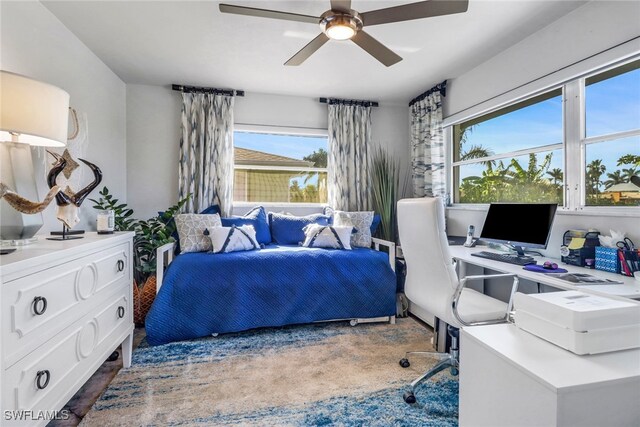 bedroom with ceiling fan