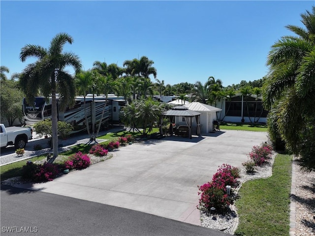 Listing photo 3 for 10014 Parkwood Dr, Fort Myers FL 33905