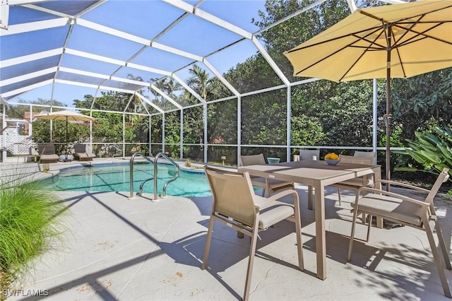 pool featuring outdoor dining area, a patio area, and a lanai