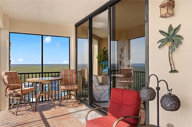 view of sunroom / solarium