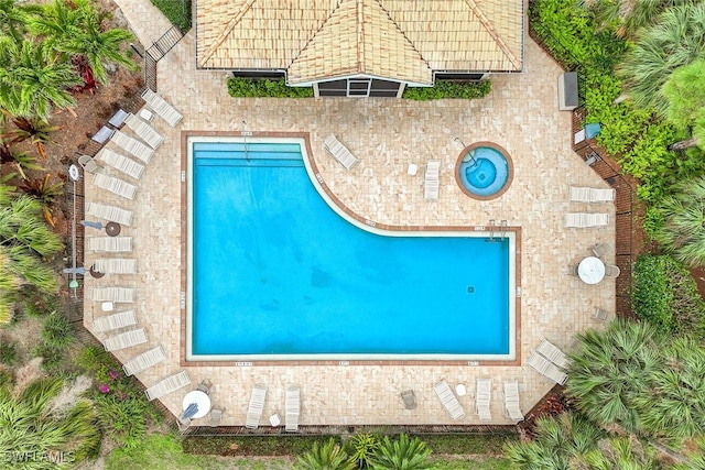 view of swimming pool