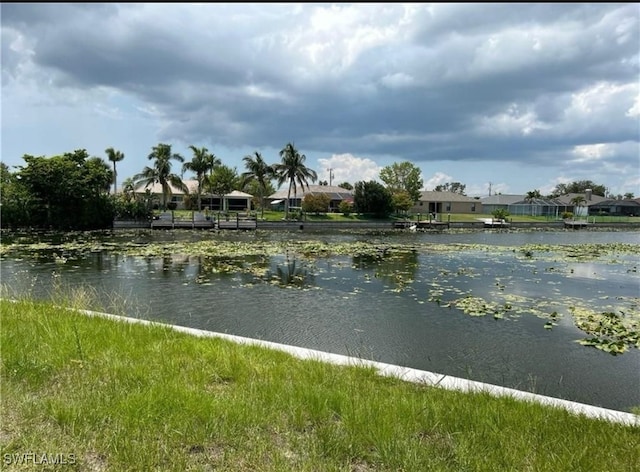 Listing photo 2 for 124 SE 15th Pl, Cape Coral FL 33990