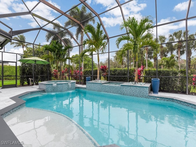7627 Palmer Ct, Naples, FL 34113 - view of pool with a patio, a pool with connected hot tub, and glass enclosure