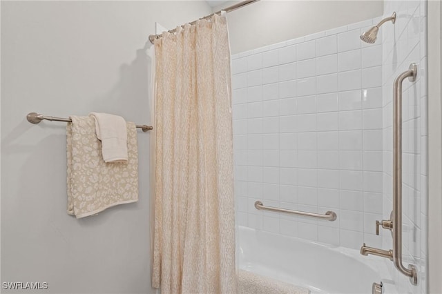 full bath with shower / tub combo with curtain