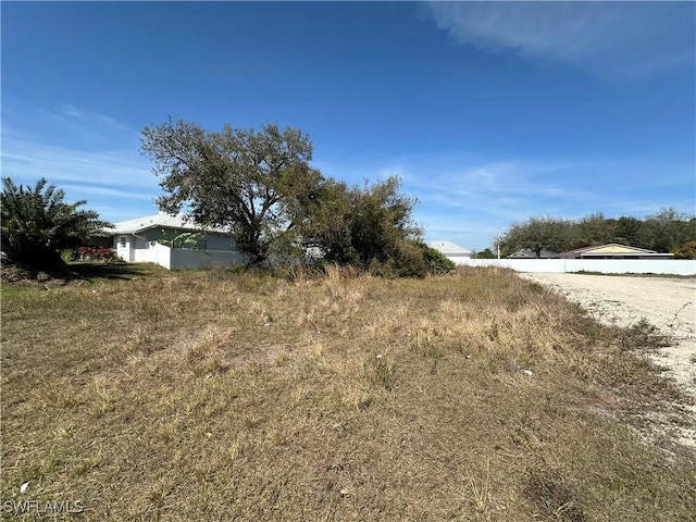 Listing photo 3 for 3916 8th St SW, Lehigh Acres FL 33976