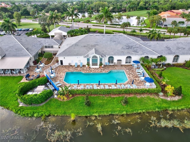 bird's eye view with a water view