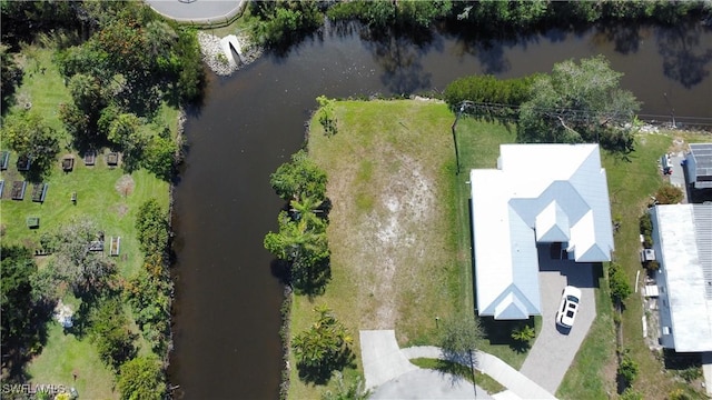 Listing photo 3 for 3260 Lunar St, Naples FL 34112