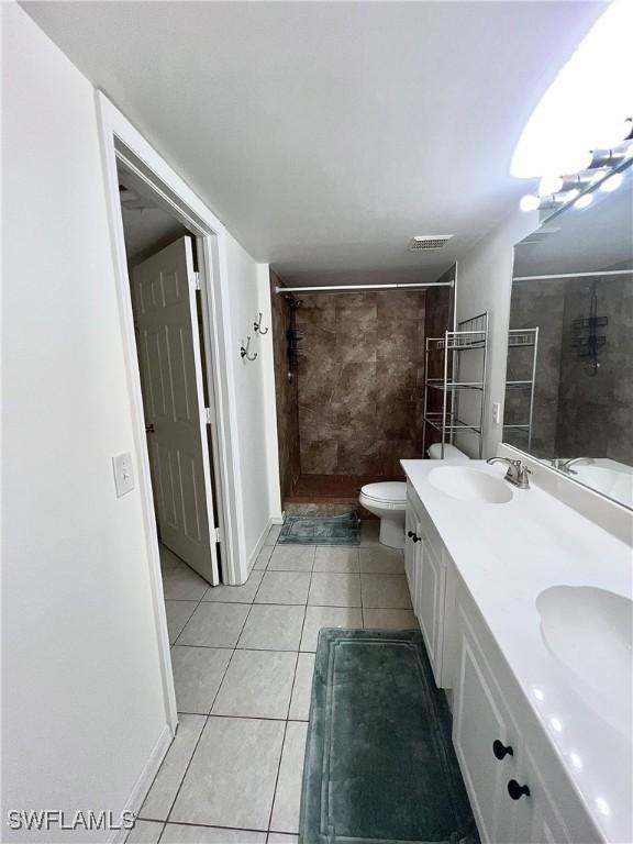 26728 Little John Ct Unit 6, Bonita Springs, FL 34135 - photo 4