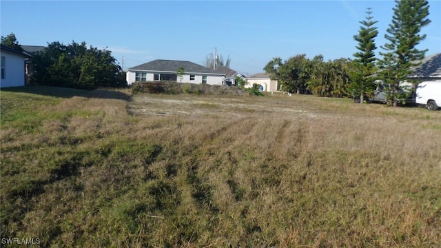 Listing photo 2 for 2819 NW 10th Ter, Cape Coral FL 33993