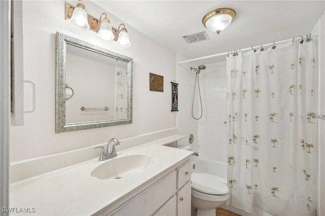 full bathroom with toilet, vanity, visible vents, and shower / tub combo with curtain