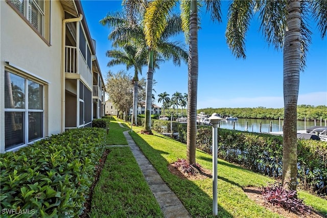 view of yard featuring a water view