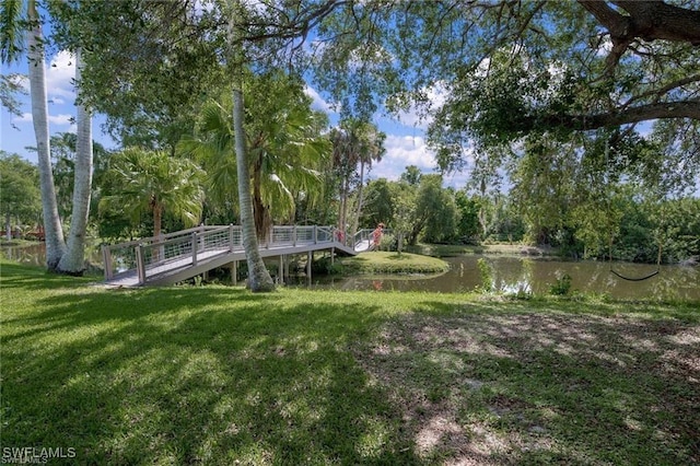 view of yard featuring a water view