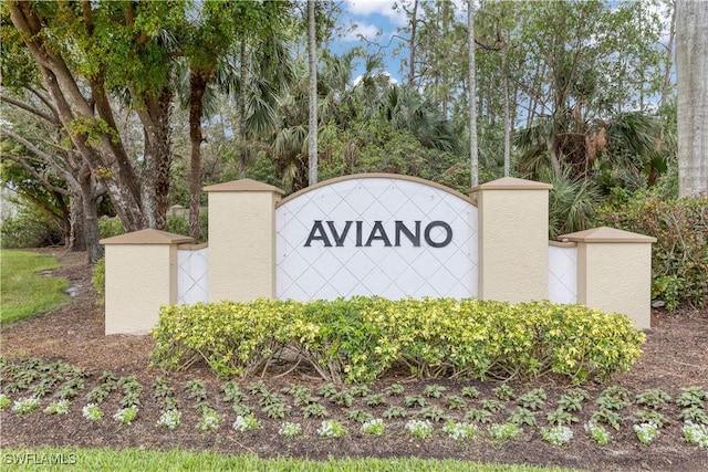 view of community / neighborhood sign