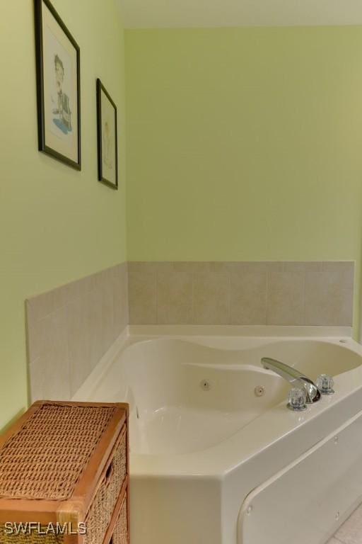 bathroom featuring a whirlpool tub