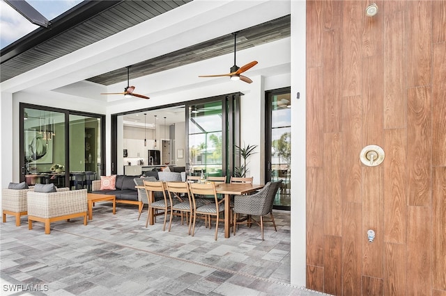 dining room with ceiling fan