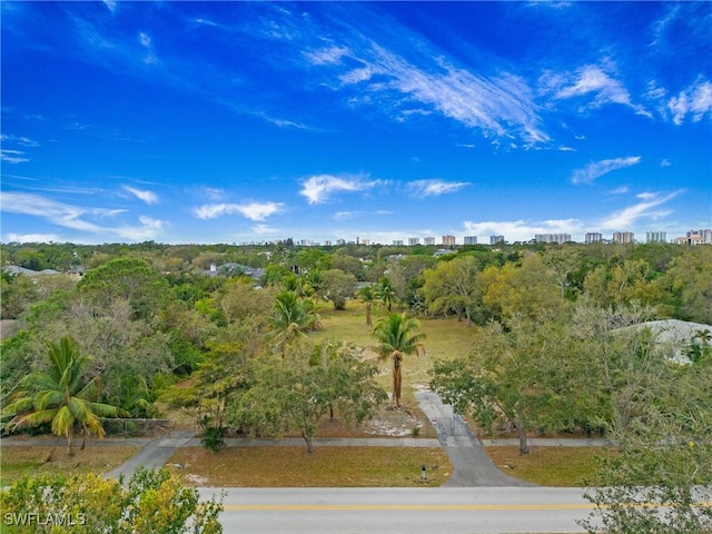 Listing photo 2 for 172 Hickory Rd, Naples FL 34108