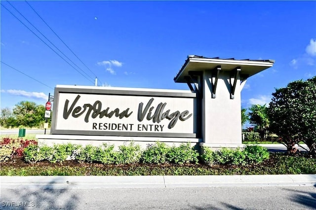 view of community / neighborhood sign