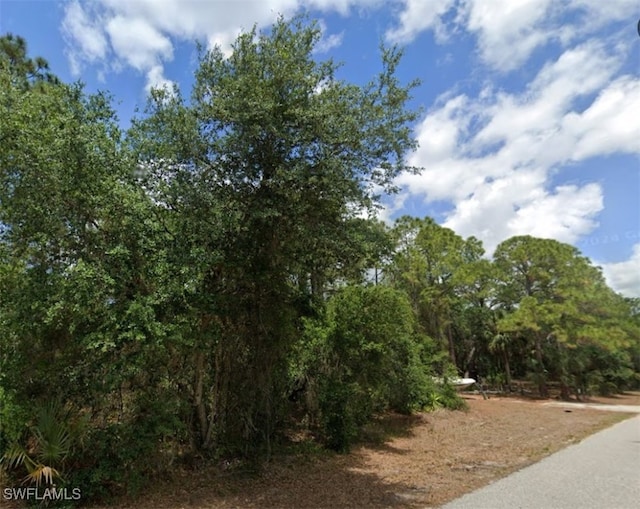 Listing photo 2 for 3136 Larissa St, Port Charlotte FL 33948