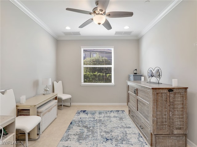 living area with baseboards, visible vents, and ornamental molding