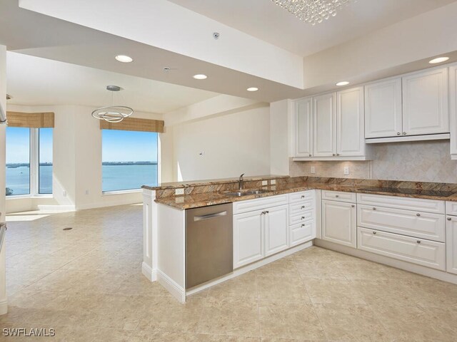 kitchen with stainless steel dishwasher, a sink, a peninsula, under cabinet range hood, and black electric cooktop