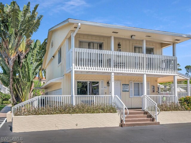 view of front of home featuring covered porch