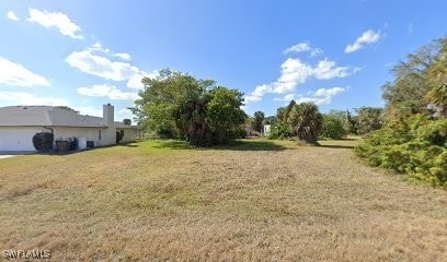 Listing photo 2 for 1826 NW 27th Pl, Cape Coral FL 33993