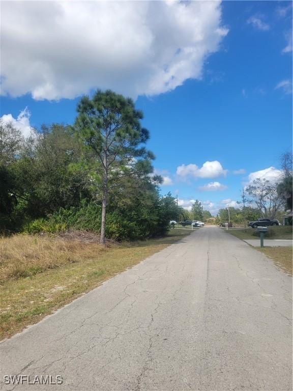 Listing photo 3 for 1109 Cleveland Ave, Lehigh Acres FL 33972