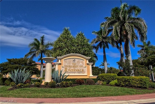 view of community / neighborhood sign