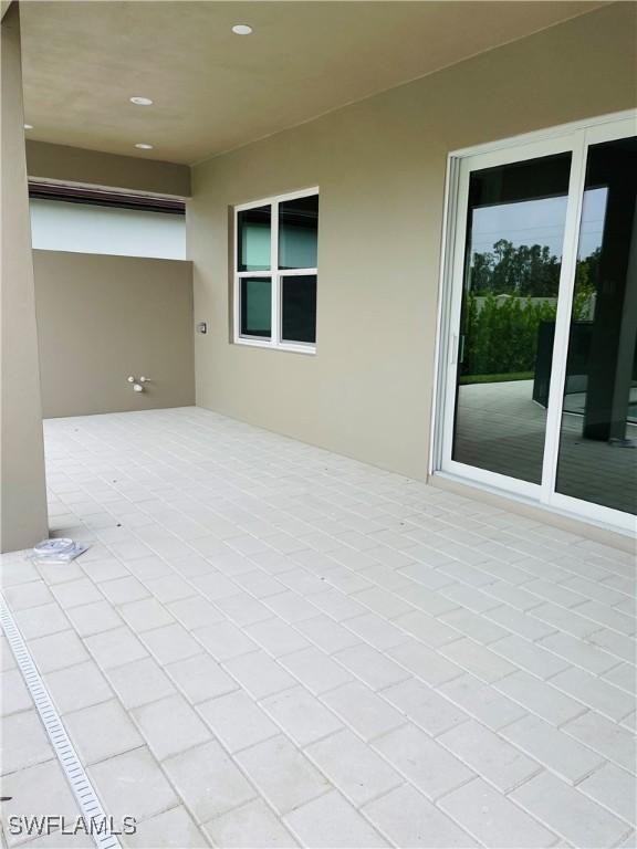 3608 Sapphire Cove Cir, Naples, FL 34114 - view of patio / terrace
