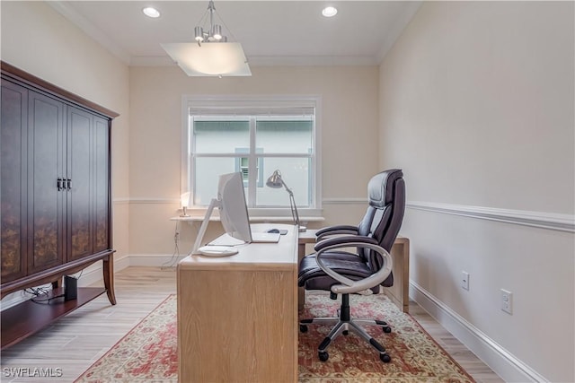 office with ornamental molding, light wood-type flooring, recessed lighting, and baseboards