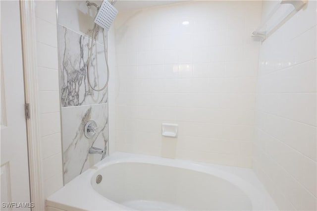 full bath with bathtub / shower combination