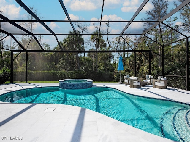 view of swimming pool with a pool with connected hot tub, a patio area, a lanai, and an outdoor living space