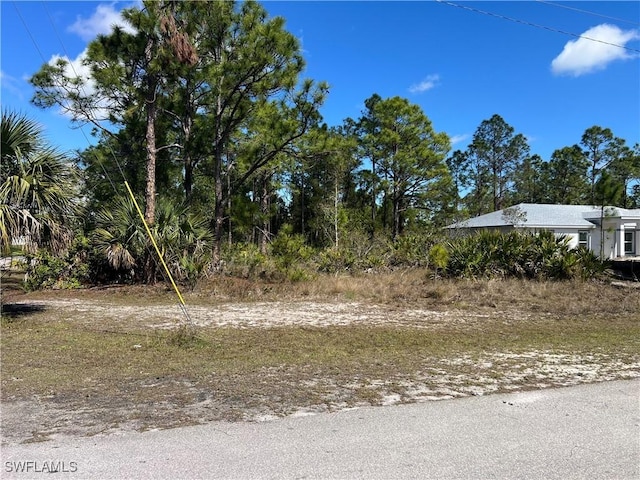 Listing photo 3 for 2910 35th St W, Lehigh Acres FL 33971