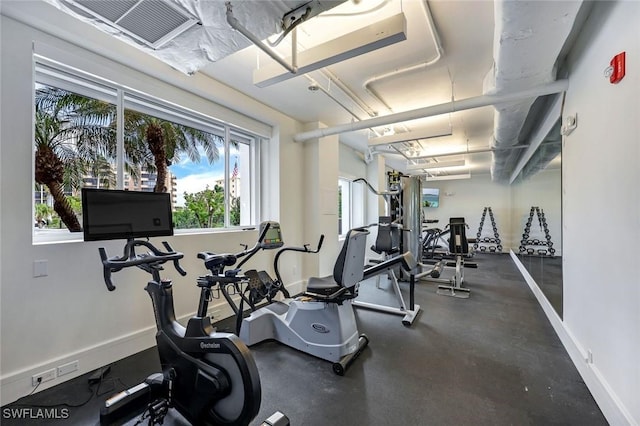 workout area with baseboards